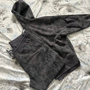 Old Navy Fleece jogger sweatsuit